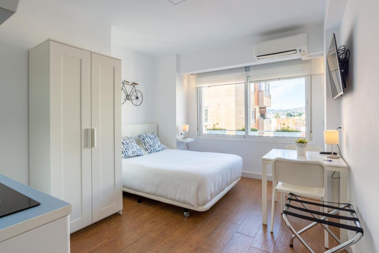 LU&CIA Malagueta 9 Apartment Malaga Bagian luar foto