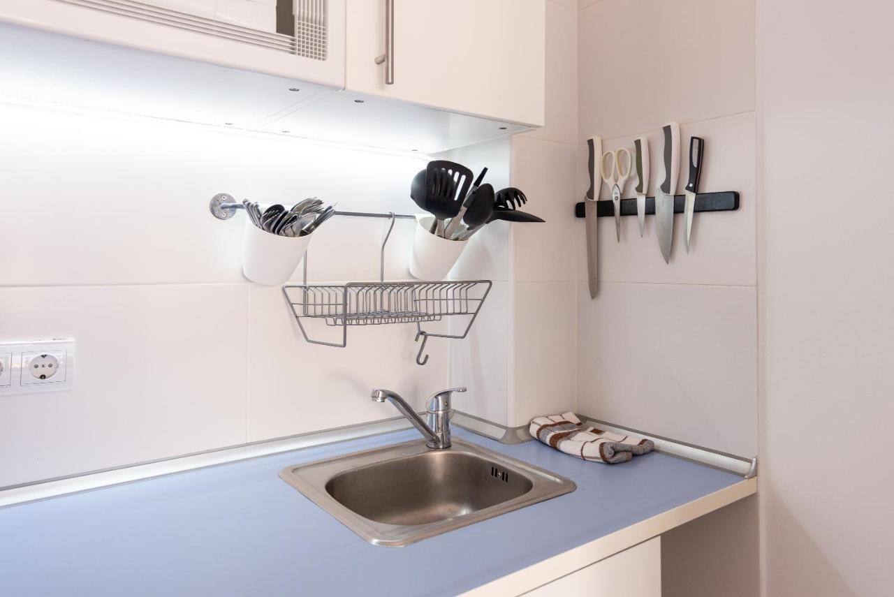LU&CIA Malagueta 9 Apartment Malaga Bagian luar foto