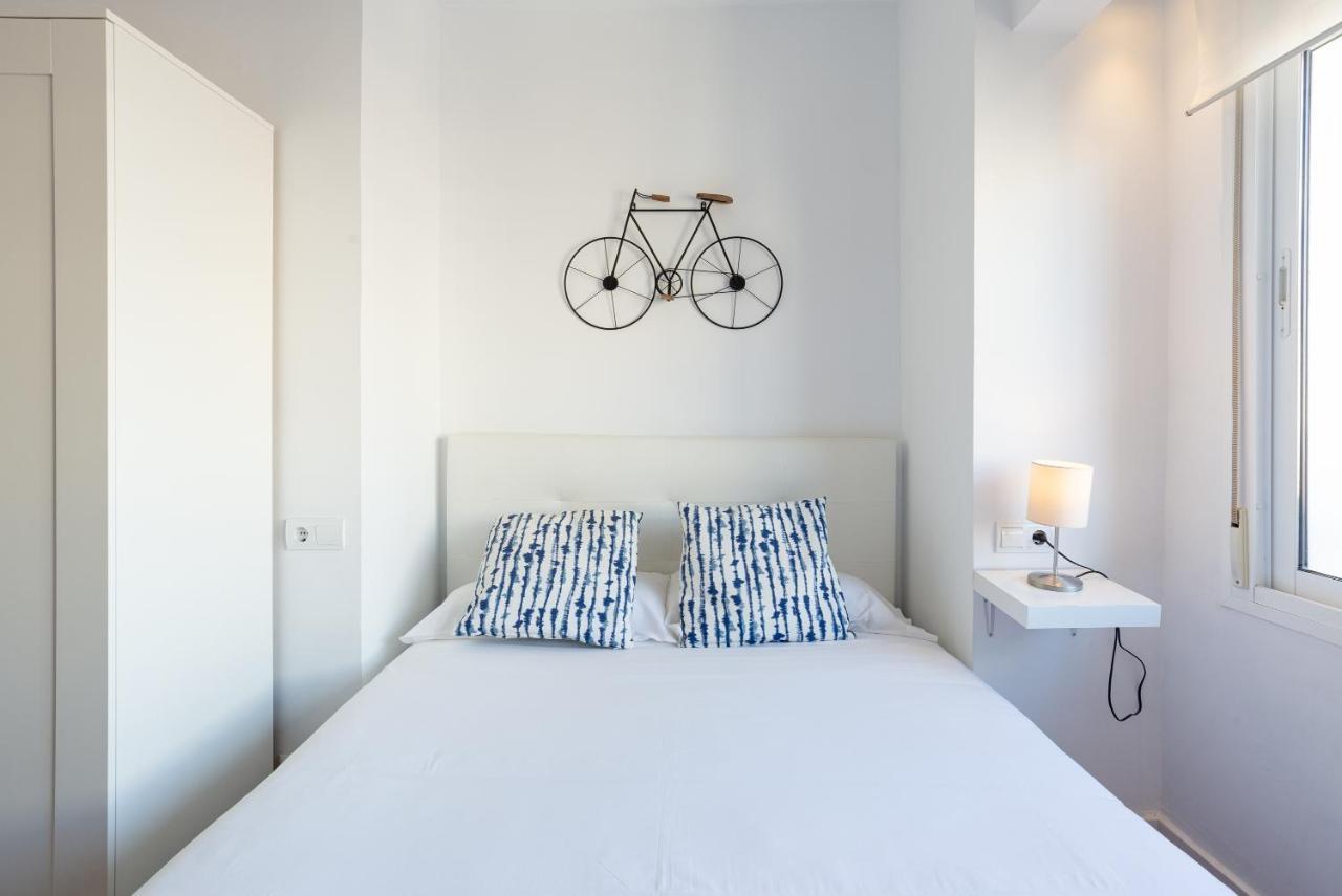 LU&CIA Malagueta 9 Apartment Malaga Bagian luar foto